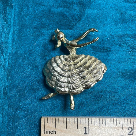 Vintage Dancing Girl Brooch - Picture 5 of 5